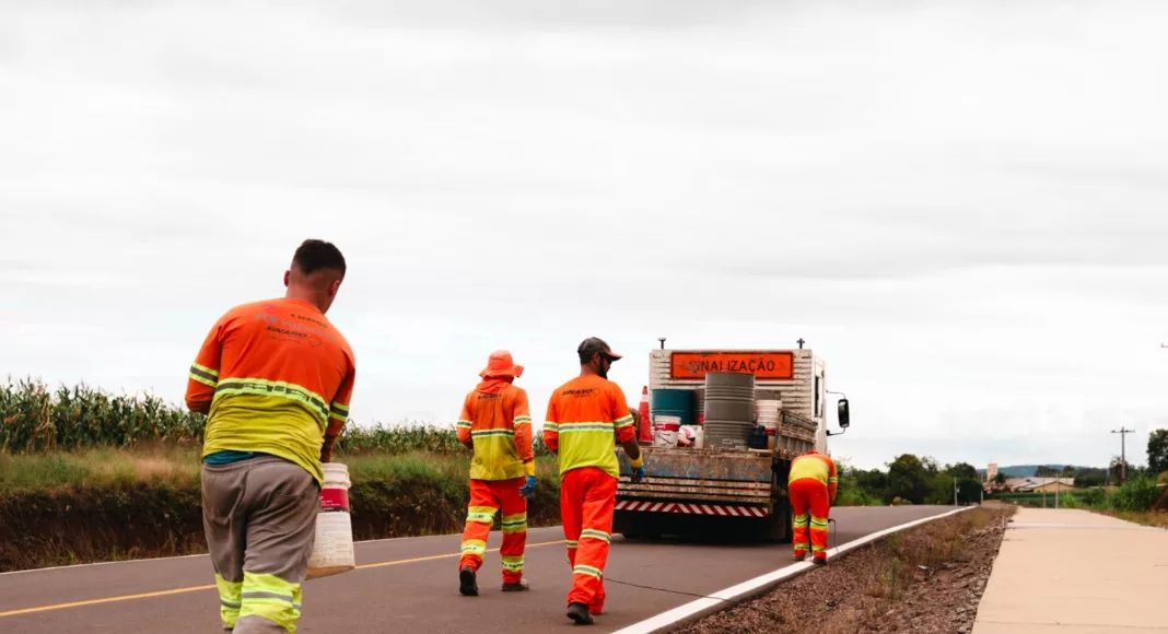 A empresa vai realizar a remoção da tubulação da sanga existente na estrada e construir a nova galeria com aduelas de concreto. (Foto: AI Prefeitura)
