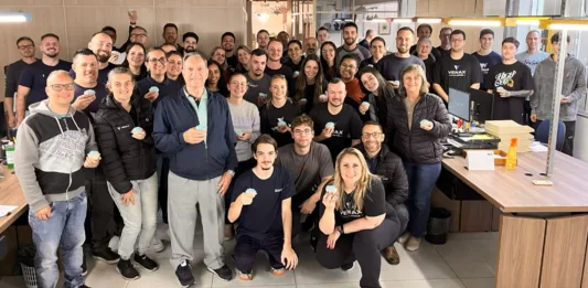 Direção homenageou quem trabalha há 10, 15, 20 e 25 anos na empresa
(Foto: Divulgação)