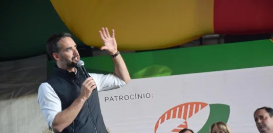 Governador, durante a abertura da Fenachim (Foto: Luana Schweikart/Folha do Mate)