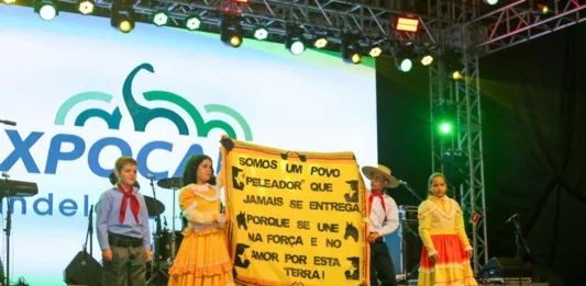 Um dos momentos da abertura da Expocande 2025. (Foto: Divulgação/Essence Produções)