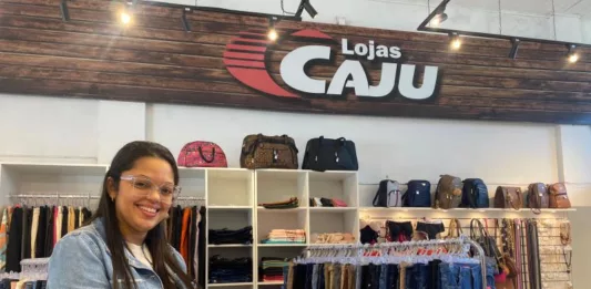 Vanessa Silva, da Caju Confecções, salienta benefício da campanha 
Local é Legal para as vendas (Foto: Júlia Brandenburg)