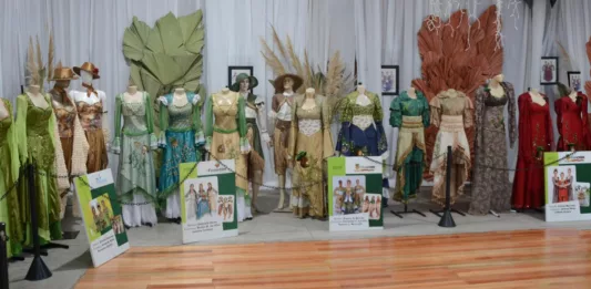 Exposição de trajes soberanas fenachim
