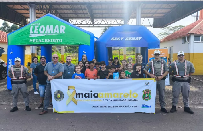 Blitz educativa foi realizada em frente ao grupamento rodoviário (Foto: PRE/Divulgação) Blitz educativa foi realizada em frente ao grupamento rodoviário (Foto: PRE/Divulgação)